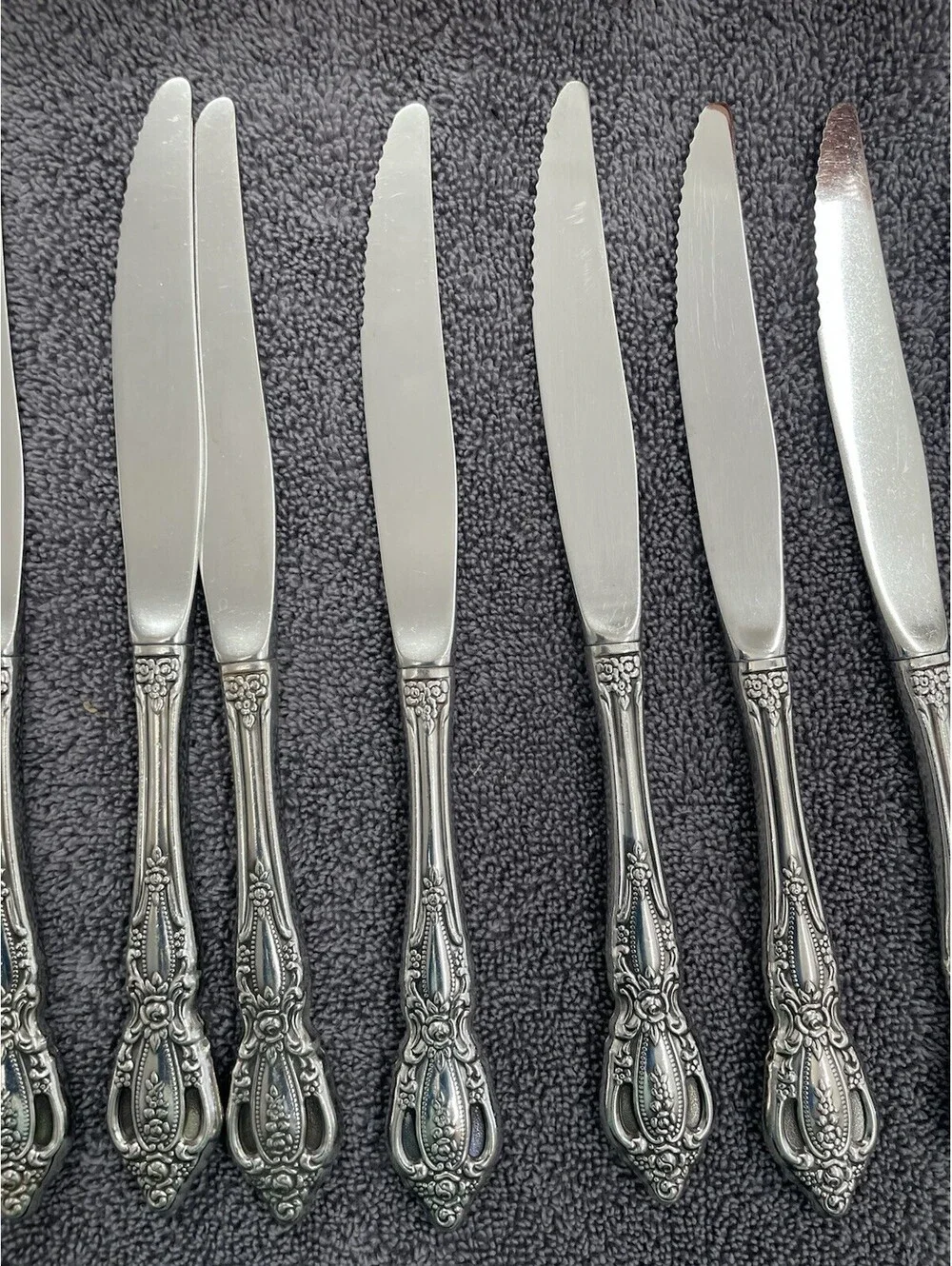 IN BOX Oneida Deluxe Monte Carlo Glossy Set 15 Dinner Knives Stainless Flatware